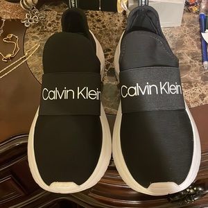 Calvin klein sneakers very comfortable size 9 brand new
